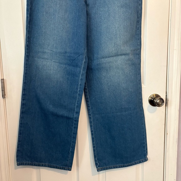 Universal Thread Denim Jeans Women's Size 14
Relaxed Wide Leg 100% Cotton NWT - Picture 3 of 13